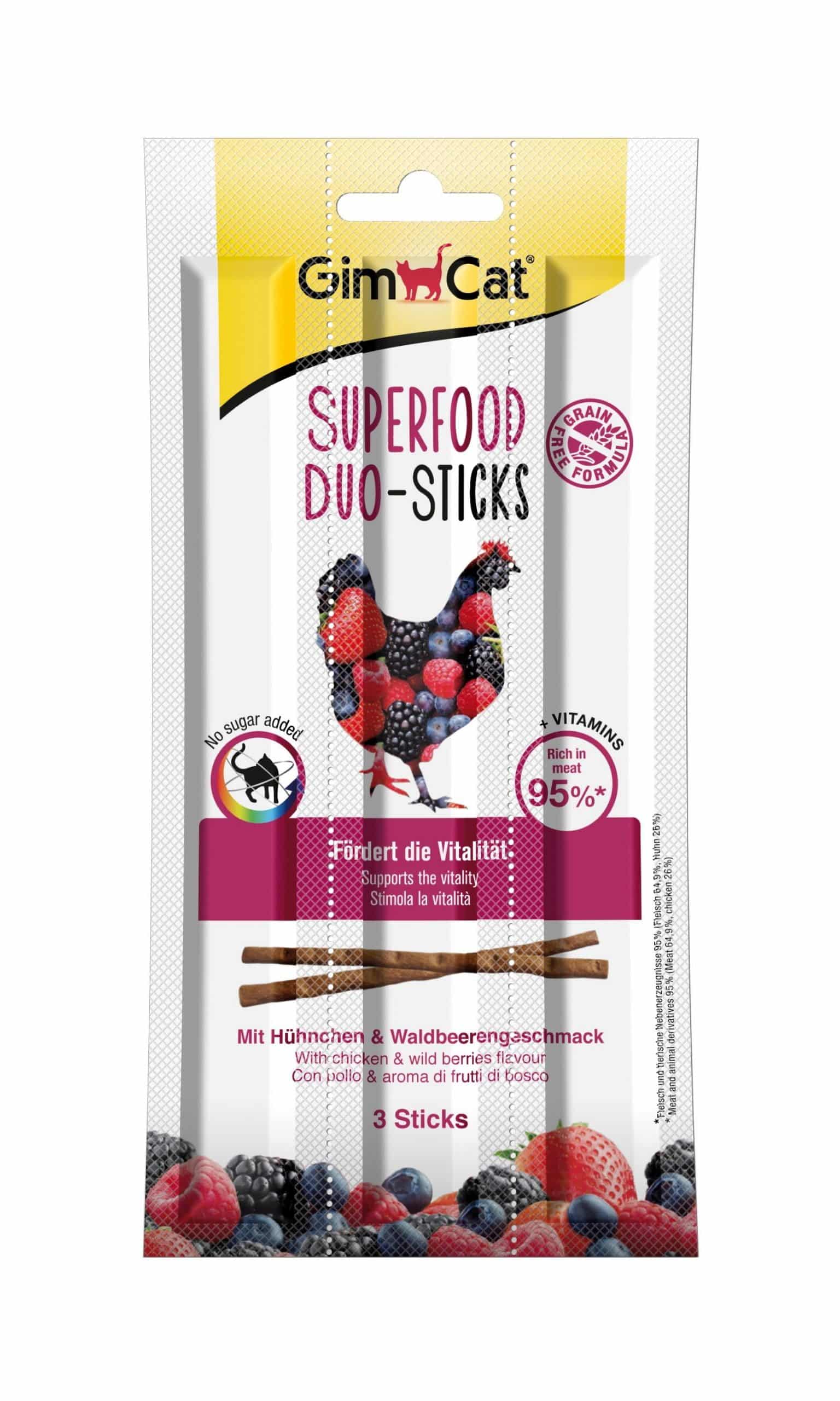 GimCat cat treat in the form of sticks with chicken flavor and wild berries 15 grams