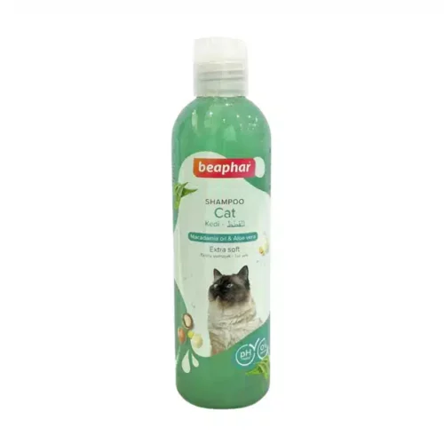 Beaphar shampoo for cats with a pH level